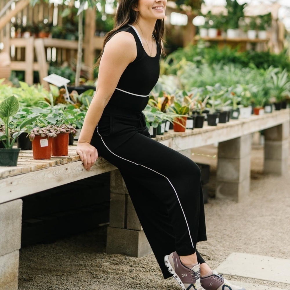 Zyia black piping classy joggers wide leg pants